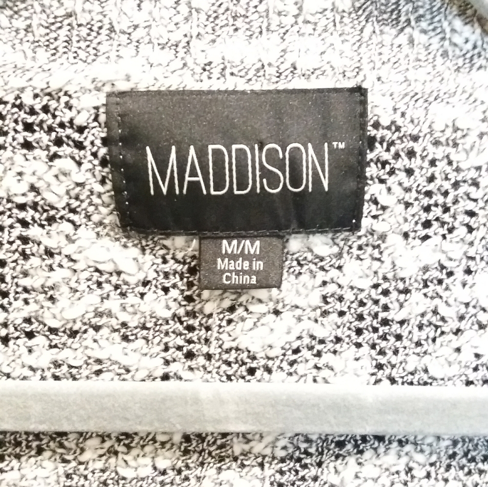 Maddison 3/4 sleeved shawl sweater - Picture 4 of 7